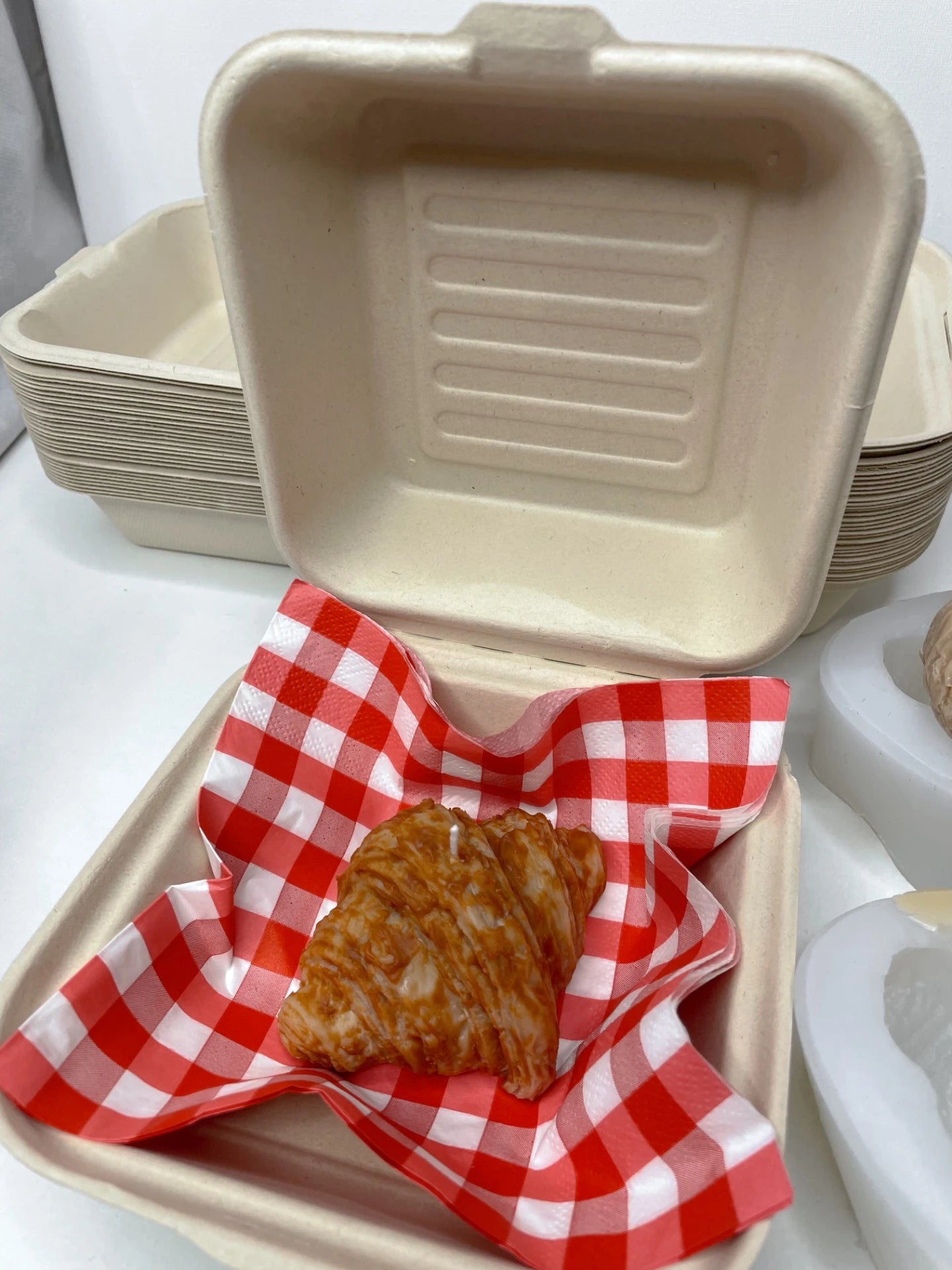 Croissant illatgyertya