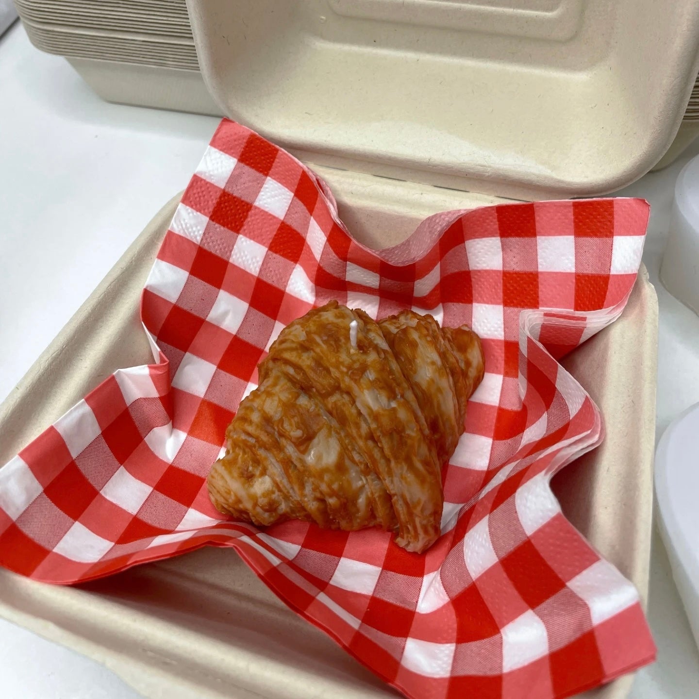 Croissant illatgyertya